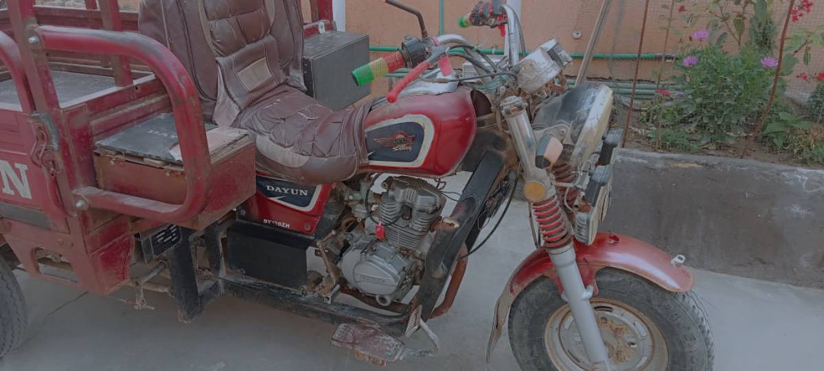 السلام عليكم اخوان ستوته للبيع
تفاصيل :موديل 2018 مرقم 
العنوان:سوق الشيوخ 
السعر:مليون ونص وبيه مجال 
رقم الهاتف:***********
