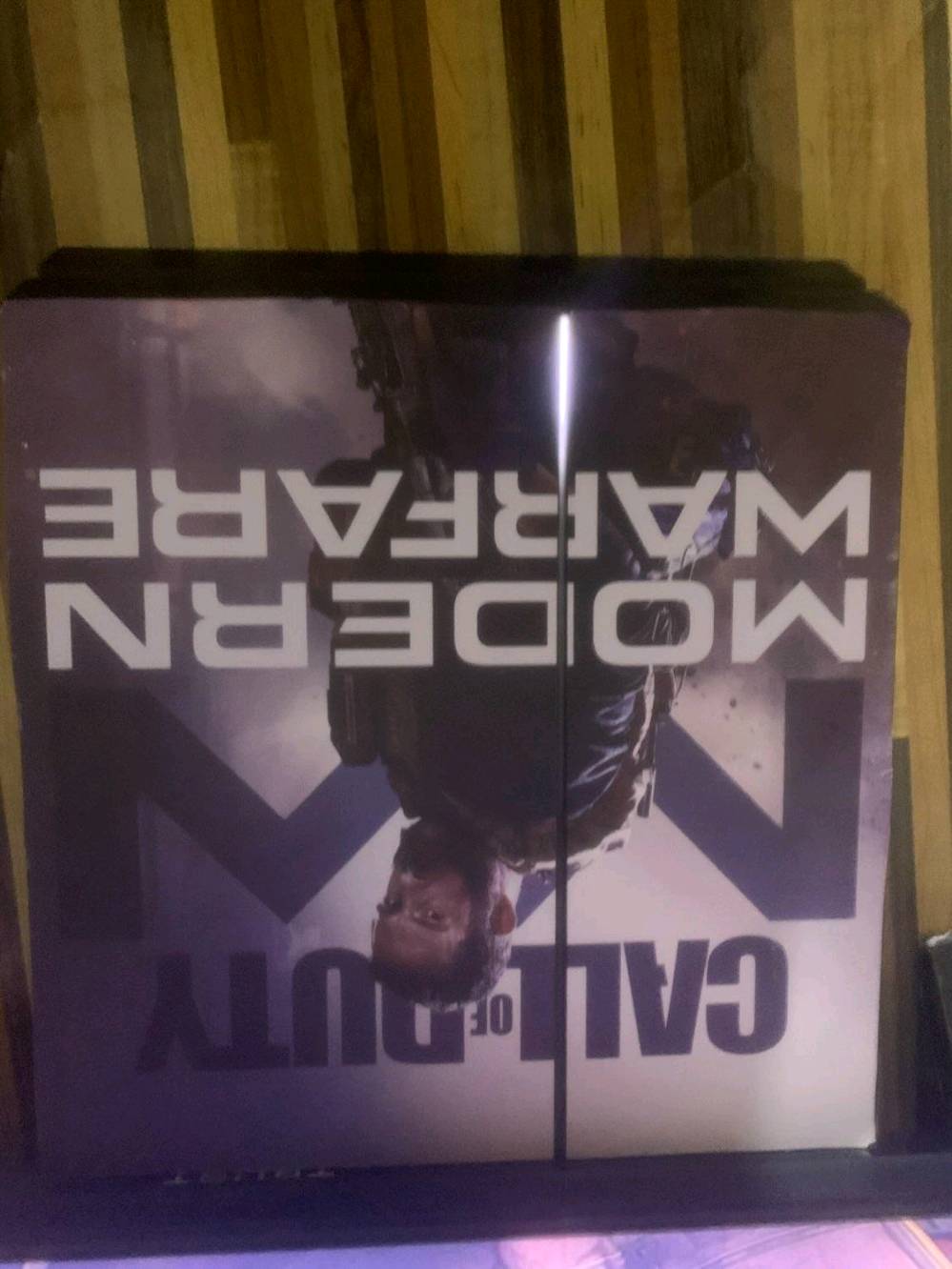 السلام عليكم بلاي 4 فات قابل للتهكير 
نظيف ملحقاته موجوده
السعر 170 وبي مجال
مكاني بغداد
هذا رقمي بي واتساب ***********
