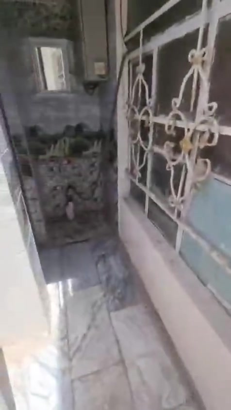 بيت للبيع مساحه ١٠٠ متر طابو صرف 
حي ميسان قطاع ٢٢ قرب شارع بوريات 
غرفه وصاله ومطبخ وستقبال 
وصحيات داخليه وخارجيه ومكشوفات 
وفوك غرفه 
السعر ١٠٢ مع مجال 

للاستفسار مكتب الخالدي للعقار
موقع المكتب حي ميسان شارع كيات قبل تقاطع شارع بوريات 
او الاتصال على الرقم التالي
***********
***********
***********
