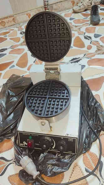 للبيع للبيع للبيع
3. أجهزة وافل الاصليه مال مشورع وشغل مو مال بيت 
عربانه جاهزه مال مشروع 
يعني مشروع عامل عربانه و3 اجهزه وافل و بسعر 400 الف فقط قفل قفل التواصل خاص او الاتصال ب الرقم التالي ***********
