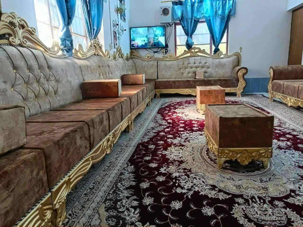 ⚜️ديوان حديث بأسلوب معاصر ومميز⚜️
موديل ملكي 👑

حسب طلب الزبون والمساحه المطلوبه🔨✂️
كادر محترف في التصميم والتنفيذ 👌

يوجد كادر متخصص لأخذ القياسات 📝

مصنوع من ارقى الاخشاب الطبيعيه👍
من خشب الزان الروماني المجفف🌞
والسنديان الامريكي 👌
خامات واقمشه مستورده جيدا جداً🛋

قماش خاصيه waterproofing

امكانيه تغيير لون الخشب والاقمشه حسب رغبه الزبون
العنوان؛ المحاويل 
للاستفسار يرجى مراسلتنا على بريد الصفحه📩
او الاتصال📞
***********
*********** بإدارة؛ احمد العزاوي
