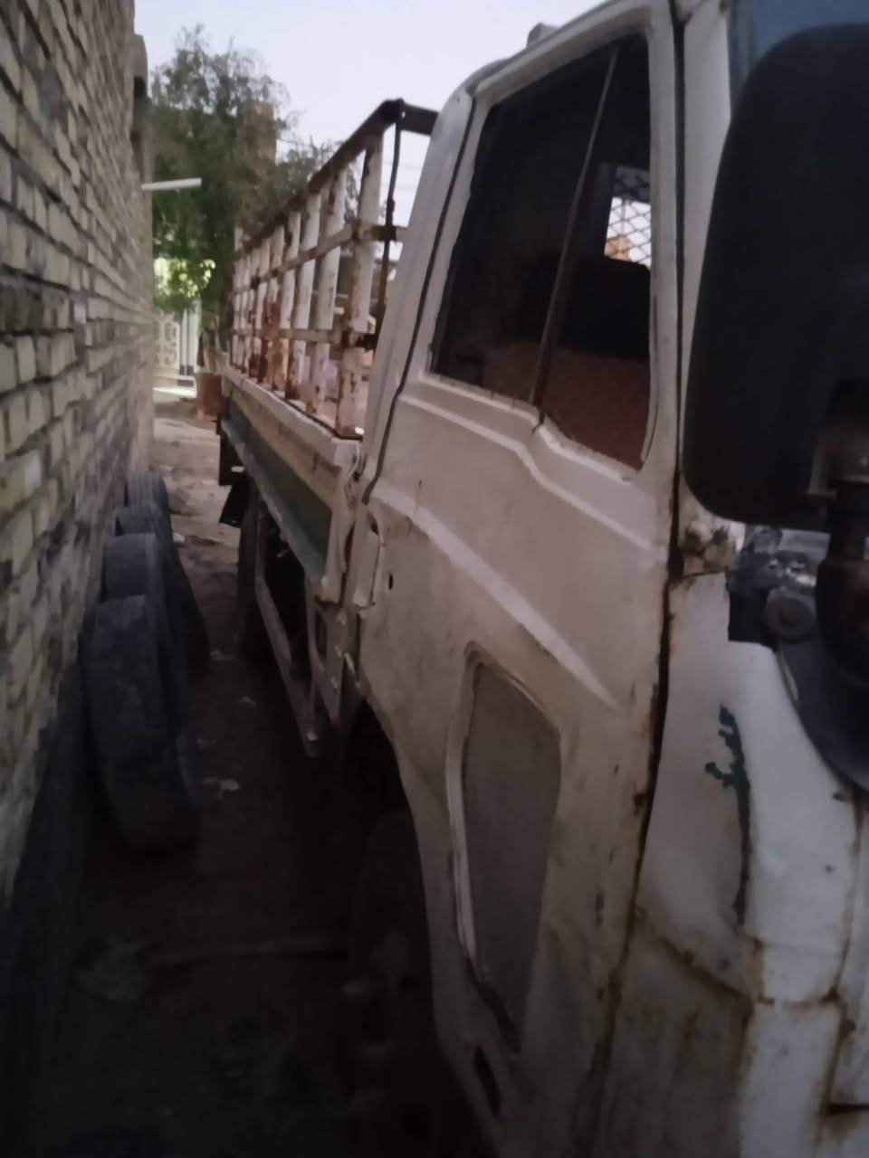 سلام عليكم كيا دانيه سعرها 30 ورقه بيها مجالحمل رقمها مثنى ماكينه جديده نقره طائرات بحاله جيده طلبوا بديه 4:30ه سياره تشتغل وتمشي مكانها بالحله بنادير ثالثه رقم الهاتف ***********
