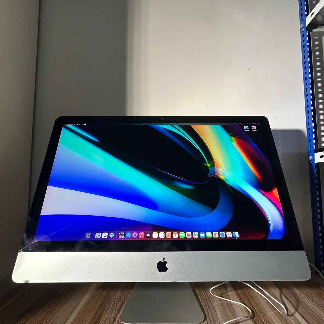 ‏شاشة مستعملة iMac Late 2015 حجم 27 إنج / دقة 5K

كور i7 بسرعة عالية جداً 4 كيكا هيرتز 

رام 16 كيكا

هارد أول 128 كيكا نوع SSD + هارد ثاني 2 تيرا نوع HDD

(مجموع التخزين حجم عملاق = 2.128 كيكا)

كارت شاشة خارجي AMD Radeon R9 M395X حجم 4 كيكا نوع GDDR5

حجم الشاشة 27 انج / دقة عالية جداً 5K 

صوت نقي و محيطي مميز جداً

منفذ USB

وتحتوي على منفذي USB 2.0 مدمجين (واحد على كل جانب) لسهولة توصيل أجهزة طرفية أخرى مثل الماوس

#السعر 650 ألف مع (ملحقات و هدايا):

كيبورد أبل الأصلي 

ماوس 

ماوس باد 

سماعات اذن 

ستاند هاتف

مكاني بغداد شارع فلسطين (توصيل مجاني بكل العراق)

واتساب ***********
