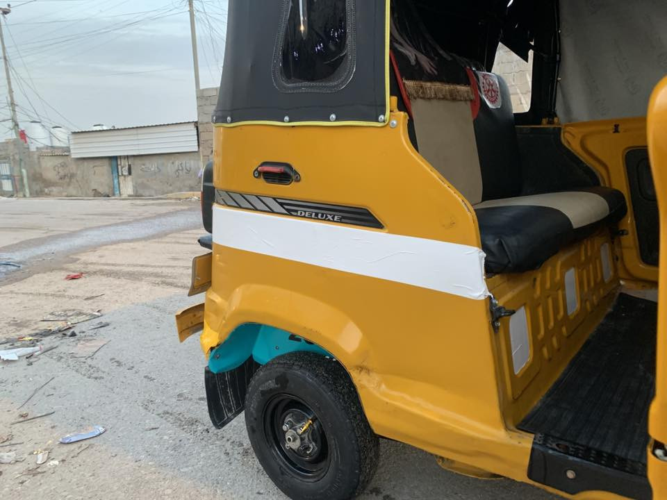 سلام عليكم تكتك للبيع مديل 2019طالعه بل2002تكتك جاهزه مجهزه كلش من كلشي تاير جديد جادر جديد كلجات جدد عينه جديده رقم وسنويه بسمي تحويل ثاني يوم مكاني بصره قبله حي القام نتصل*********** سعر 6000بي مجال بصيط
