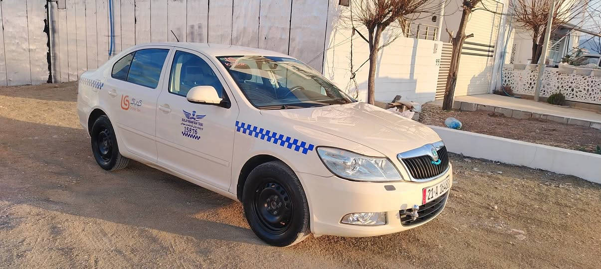 بؤ فرؤشتن
شكؤدا ٢٠١٣

مه كينه ي ١٦ي بيلاد

سه ياره يه كي هه تا بليي مه زبووته

هه موو كياني به شه رت

كير عاديه

به شه رتي ئه وه ي ١٠ هه زار مه سره في تيابوو ١٠٠ دؤلارت بؤ ئه برم

تا ٢٠٢٩ تازه يه به ناوي خؤمه وه يه 

يه ك به له كارتو هه نديك ورده ي هه يه

جوارتايه ي تازه ي له سه ره تازه به ستوومه

سه ياره ي مالي خؤمه هي مه عره ز نيه

سعري ١٠٢ معامه له
***********
