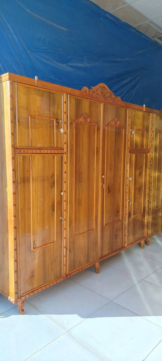 يتوفر لدينا جميع انواع الخشب تركي وعراقي صاج كلهم فصال طلبيه شغل درجه اولى يتوفر لدينا غرف نوم جميع الموديلات جميع الاحجام موجوده كنتور تركي وصاج عراقي جميع الاحجام موجوده بوفيه تركي وصاج عراقي جميع القياسات موجوده يتوفر دستور ثلاث قطع سرير نفر ونفرين موجود ميزه واليت مفرد موجود 
معرض ومعمل سند للبيع وشراء الاثاث المنزلي جديد ومستعمل داقوق سايدين العشاير قرب صيدليه النعيم دكتور خليل يوجد لدنيا تفصال قنفات وديوان حسب الطلب وباحدث الموديلات الاستفسار ***********@***********
