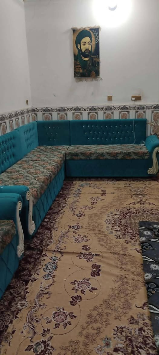 السلام عليكم تخم للبيع تسكام اصلي ونضيف مكان النجف شارع المطحنة السعر ٤٥٠
***********
