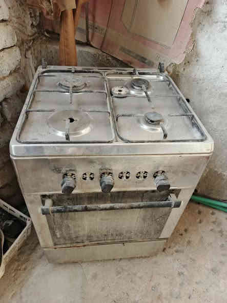 السلام عليكم طباخ جديد للبيع كلشي مابي وكلشي يشتغل بي بس متروك صارله شهر سعر 70 وبي مجال مكاني الكزيزه ***********
