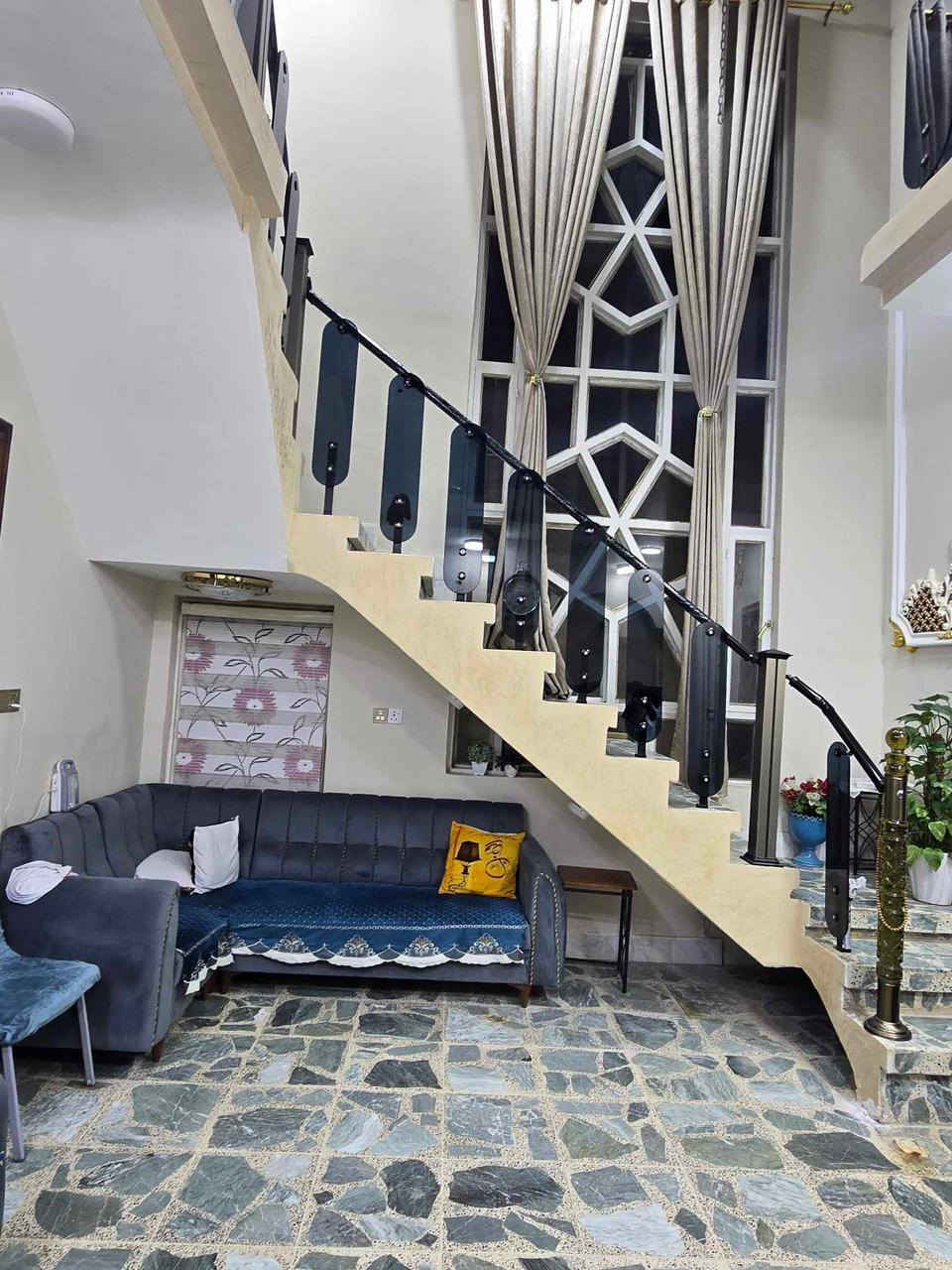 #عقار_للبيع_في_الهورة..
🔺 قرب ثانوية المجتبى الأهلية
🔷️ المساحة ٢٠٠ متر
🔺 بناء حديث طابقين
🔷️ تغليف واجهات
#السعر جوه السوك مناسب للشراي
🔷️ العنوان مكتبنا كوت_شارع الدلالين
🔷️ للأستفسار الاتصال على
*********** ☎️ 
النبراس للإستشارات الهندسية والعقارية والمقاولات في الكوت
