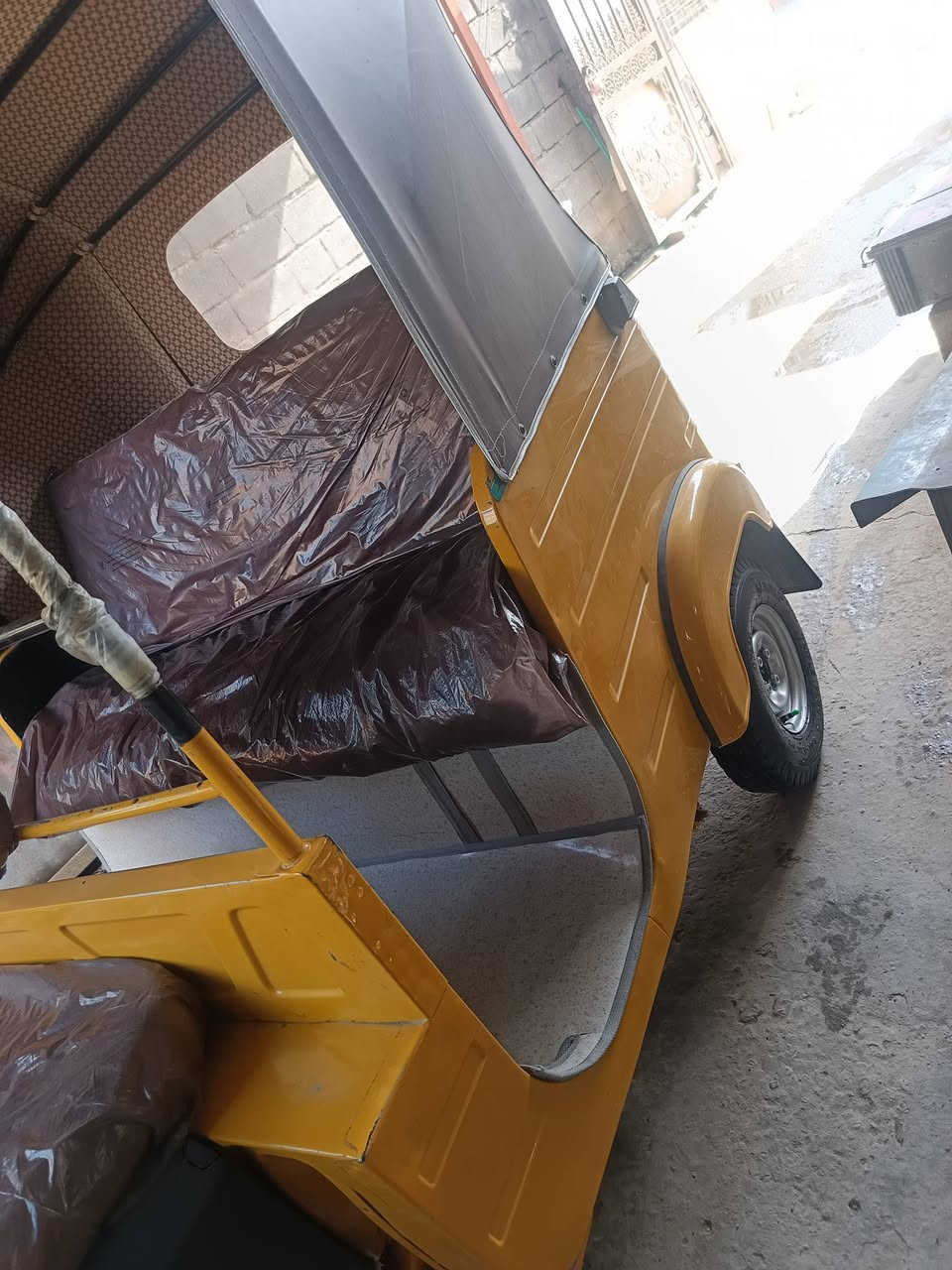 السلام عليكم تيك تيك للبيع عنواننا بغداد موديل 19 شهر 12 السعر 7100
***********
