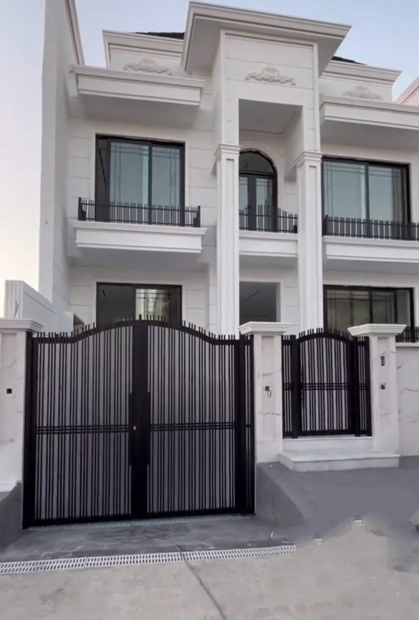 معمل وحدادة القمة الفنية 
ابواب شبابيك بلاستك حديد     🛑
المنيوم والمطابخ الالمنيوم محجلات اللمنيوم حديد 
شبابيك بلاستك المنيوم 
موصل صناعة الكرامة. يتوفر بالتقسيط 💵 💰 
***********.***********.
