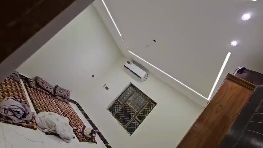 عرضنا اليوم منزل بمساحة 70 m
طابقين بناء حديث درجه اولى نوع البناء طابوق يحتوي على ثلاث غرف سويت مطبخ وصاله منزل حيل مرتب واسع  جنس العقار طابو زراعي25,))((يباع مع الاثاث) العنوان تنومه شارع 36 سعر جدا مناسب  لاستفسار والاتصال ***********
