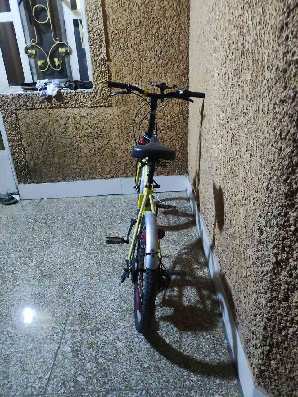 البايسكل ما بي شي بي هورن بس يرادله بطاريه و اكو واير لازم طربطه بين البطاريه و الهورن ويشتغل السعر 80الف و بي مجال


**إذا كنت صاحب هذا الإعلان وتريد حذفه لأي سبب، رجاءا أرسل رسالة إلى الدعم الفني**
