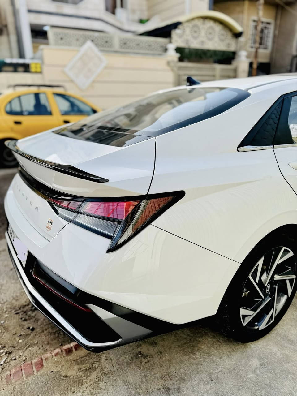 السلام عليكم النترا 2023 مكفولة كفالة  عامة من صبغ ولبارد عدة طخة وشخوط بل دعاميات ممبينات
السعر 136فول مواصفات 
🔹بصمة +دخول ذكي 
🔹تحكم بل نوافذ قتح وقفل  بل ريمونت 
🔹فتحة سقف 
🔹تبريد قطعتين  ثلج ❄️ 
🔹مري شفط + ترحيب عند اقتراب 
🔹داخل جلد اسود بلادي 
🔹شاشة اندرويد اوتو +عدادات شاشة دجتل 
🔹مود درايف 4وضعيات قيادة 
🔹سايد بريك ذكي  بصمة 
🔹اوتو هولد 
🔹دفيوزر خلفي 
🔹أناره زنوون 6 عدسات +لد نهاري 
🔹ماطور لايت يصعد وينزل لايت 
رقم اربيل الجديد تحويل او وكالة 
تجميع الصين مكينة 1500 دبل نوزل مكاني بغداد حي جهاد قرب مجمع محمد رسول الله سيارة مصروف عليها هواي كماليات وارضيات رزلاين اصلية ومدوشم صندوك  بعدها بل نايلون شركة 
استفسار 
***********
