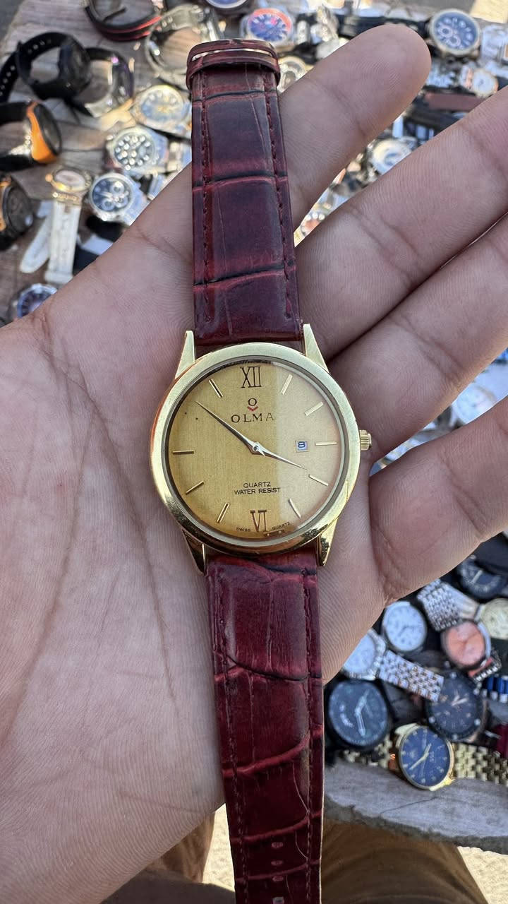 Olma
ارقام لاتيني 
مقاوم للماء 100 متر 
نافذ لعرض التاريخ 
الساعه كوارتز بطاريه 
السير اصلي 
البك اصلي 
الساعه فنتج بالكامل 
السعر خاص


**إذا كنت صاحب هذا الإعلان وتريد حذفه لأي سبب، رجاءا أرسل رسالة إلى الدعم الفني**