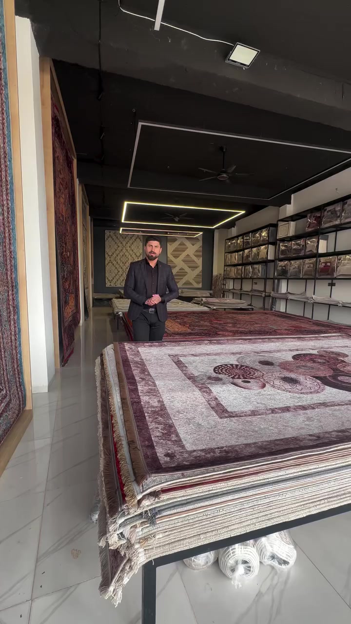 في روائع المنزل للمفروشات يندمج الذوق الرفيع مع التصاميم الحديثة ⚡️❤️
أحدث المفروشات الموجودة حصرياً في تركيا نوفرها الكم بأجمل الموديلات😍

موديلات تركية حديثة من ماركة بريلانت التركية 
توفرت بكافه القياسات 
400*300 
350*250 
300*200 
300*500
300*600
 150*230 بيضوي
100*150 بيضوي
الظهر جلد أصلي مانع انزلاق ثابت غير قابل للتزحلق 
والوجه مخمل ملمس حرير كوالتي جداً عالي 
ضمان الغسل 3 سنوات ⚡️✅

التوصيل لكافة محافظات العراق
للحجز والاستفسار اكثر مراسلة الصفحة ✅ #*********** 
@llmfrwsht_rwylmnzl
