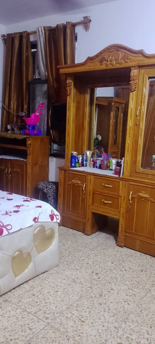 السلام عليكم ورحمه غرفه اخشاب للبيع احطاطه عنوان زراعي شيخ نايف السردي الدوره  ***********
