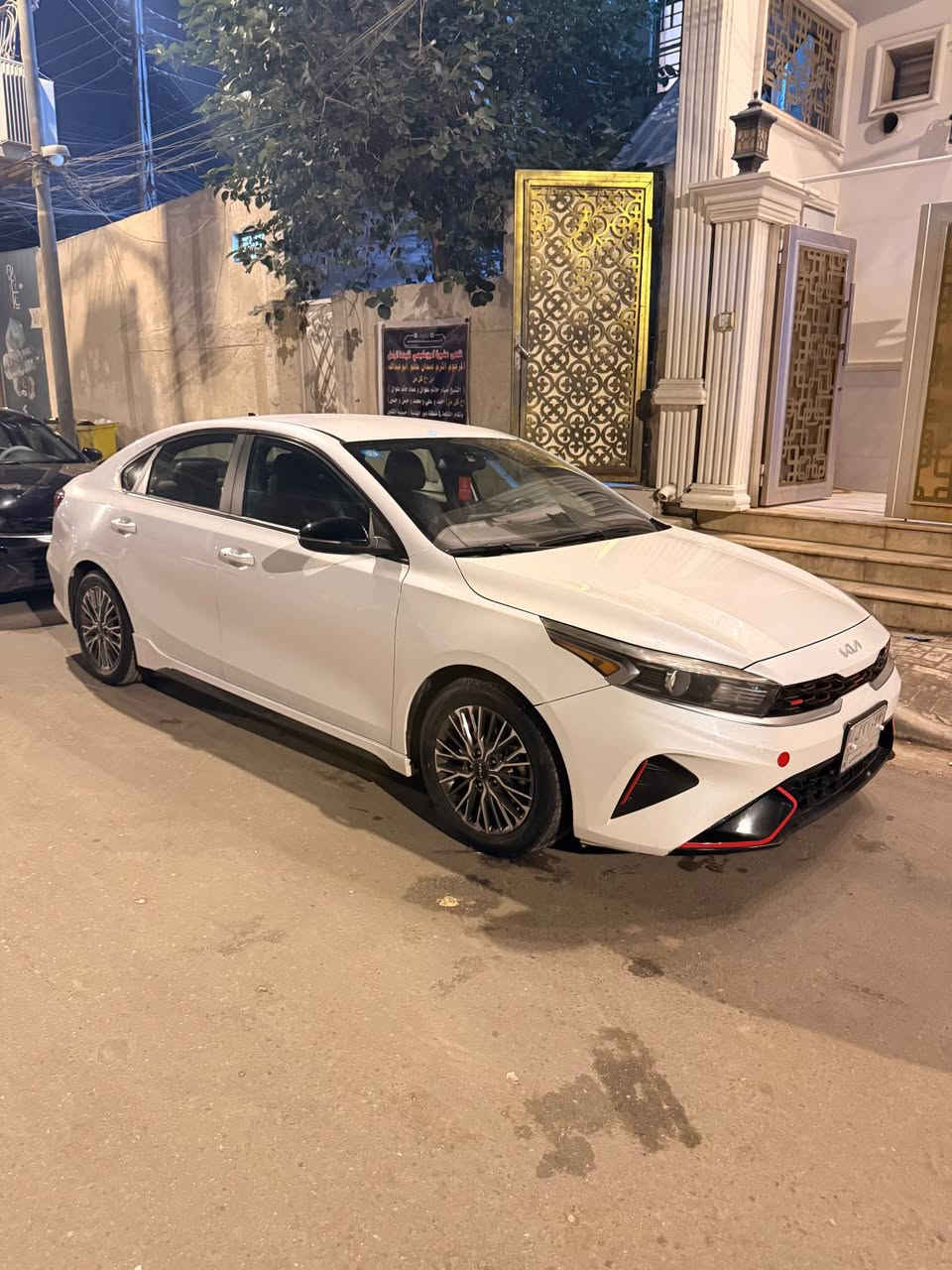 اسلام وعليكم كيه فورتي جيتي لاين 2022 للبيع

فول مواصفات 💯
السياره جديده معنه الكلمه السياره منقصها برغي 
حدثها بس بنيد مبدل والباقي كله كفاله السياره رقم بغداد معوقين والمعوق بحاله جيده وجاهز للوكاله بي وكت شراي تصل مو شراي لا تعبني السعر 148 مكاني البصره المعقل وهذا رقمي *********** البصرة, العراق
