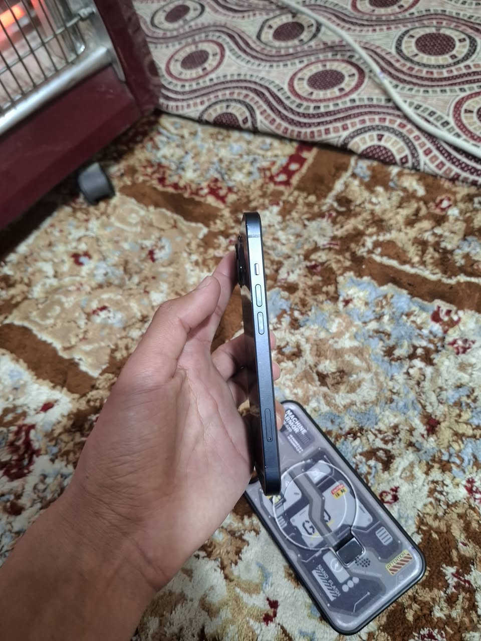 ايفون 13عادي شرق اوسط تك جهاز شرط مامبدل بي شي بطاريه92بلادي🔋كارتونه كل غراضه موجوده مامبدل بي شي شرط الفحص رقمي***********
