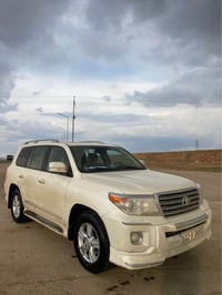 لاندكروزر GXR • ٢٠١٣ • ٢٠٠٬٠٠٠ كم