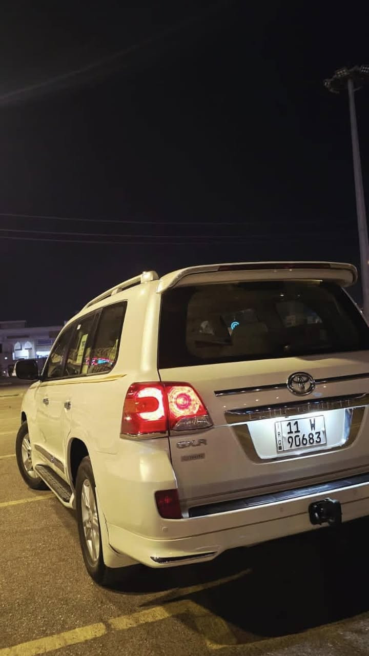 بسم اللّٰه الرحمن الرحيم
سلام عليكم
للبيع  لاند كروز 2015 جديده معنى الكلمه 

((((محرك 6 سلندر )))))) 

ماشيه 104  حقيقي 
 المواصفات بريم معروفه 
٧ راكب
٣ قطع تبريد
تحكم ستيرن
فتحة سلايت روف 
كشنات جلد 
ثلاجة
كامره خلفيه
حساس خلفي  حساس امامي
زراكات مري شفط كهرباء
تخم تاير امامي خلفي
نظام تزحلق نظام نزول منحدرات 
مثبت سرعه دفع رباعي 
وبيها مظومه لايتات عالي وناصي مشدود لها وكلهن أضويه بيض
بصمه تشغيل وابواب بصمه  رقم بغداد تحويل مباشر باسمي السياره كلش حلوه وجديده وجاهزه من كل النواحي كير مكينه صدر تايرات دهن فلاتر بلاد  مسويلها عنايه كامله بالمركز 
بيها بارد جزء بصيط بالباب والدعاميه الاماميه صبغ فقط

السعر420  وبيها مجال بسيط
📞***********
