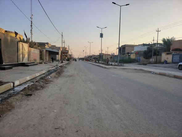 بيت ٣٠٠ متر طابو صرف السادين بانزين خانه الديوانيه الشافعيه 
الستداره الثانيه يحتوي ع ٤ غرف نوم ومضيف ٩ متر
ومطبخ ٥ /٤ وكراج ٤/٥ حمام داخل وخارج صحيات ٢ يحتوي على محل ٤/ ٦ وصاله ٦/٧ سيراميك كل البيت
الاستفسار الاتصال ع الرقم

***********
