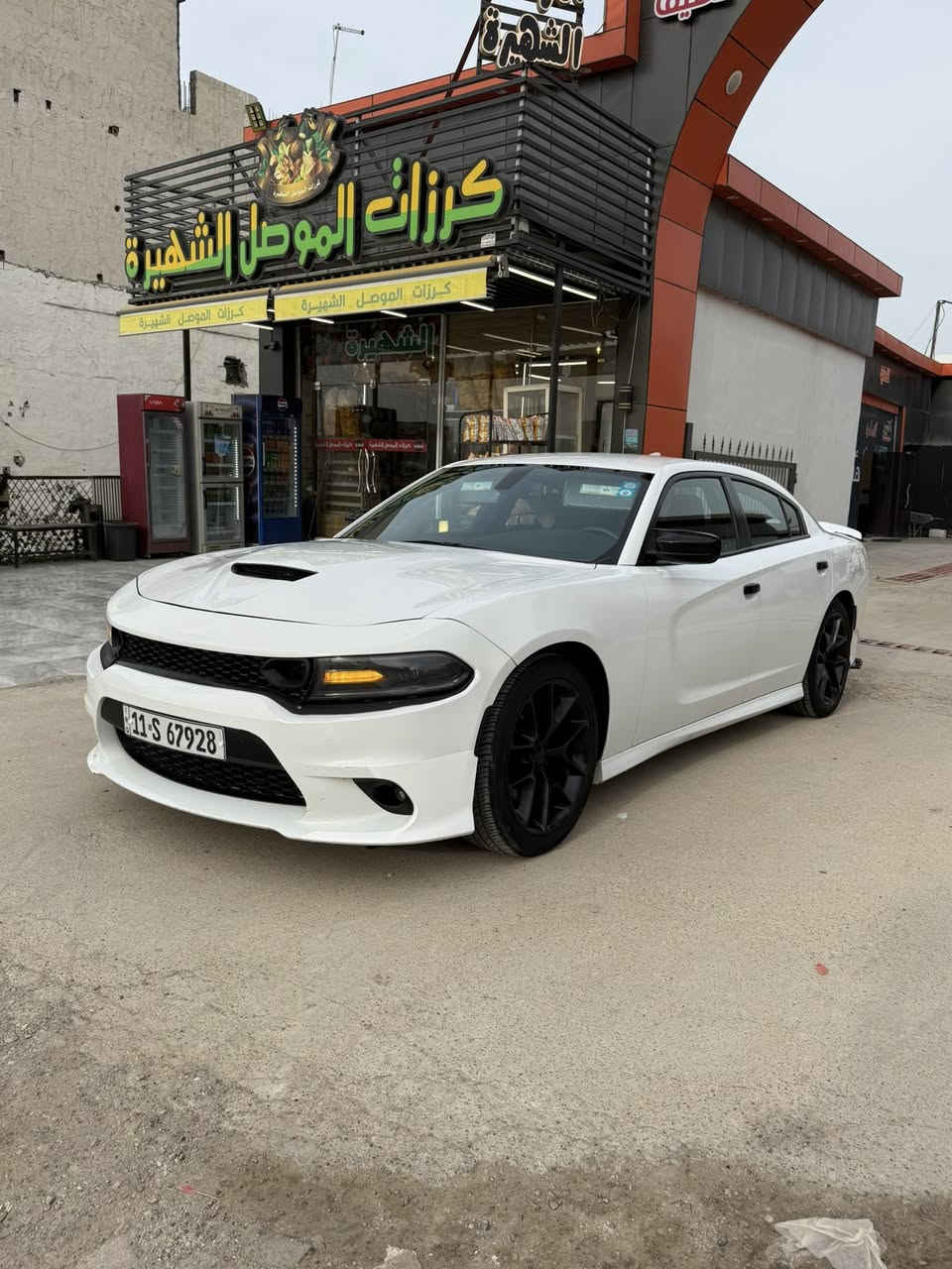 جارجر 2020 GT
* اللون ابيض
* ماشية ٣٧ الف ميل
* شاشة كبيرة
* كشن سائق كهرباء
* Super track pak
* Performance control
* سماعات الباين
* صدر امامي جديد
* حساس خلفي و كامرة متحركة
* كير و محرك مكفول
* حادث بنيد فقط
* ايرباكات دشبول و دركه 
*  رقم بغداد الجديد 
* السيارة حلوة و نصبتها حلوة تعال وشوف بعينك
* ***********
سعر220
