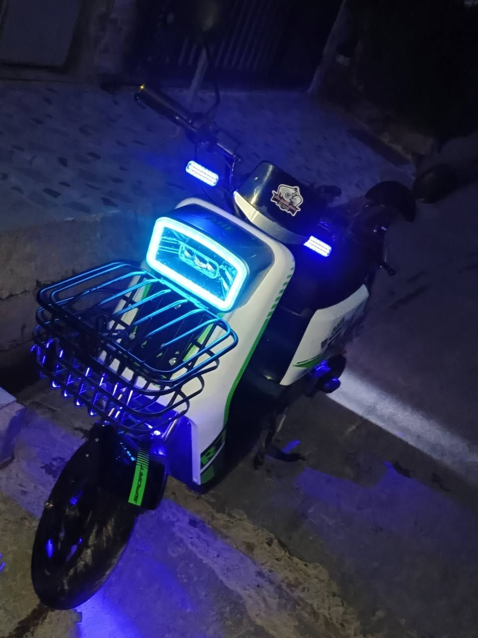 سلام عليكم شباب الكروب ماطور شحن 🔋⚡
R7  صار اقل من شهر ماخذينه الله شاهد. 

مكاني كركوك عمل الشعبي هذه رقمي حاب ماطور خلي تصل

خاص ماعندي الي ريد تصل نتفاهم... 

تحياتي الكم   ***********
