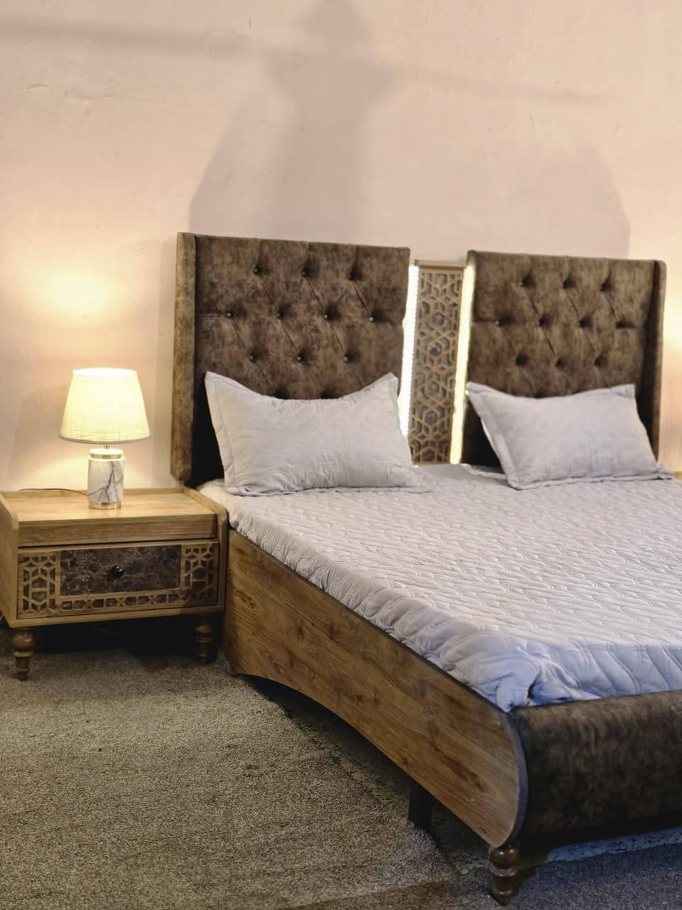 غرفة نوم نوع تركي اصلي 9 قطع 
● تحتوي على ملحق اضافي مع الكنتور
● انارة داخلية بالسرير
● نوع الخشب ثقيل 
غرفة تركي نوعية تكمة وقوية مو مثل الغرف العاديات والخفيفات 
السعر مليون و٣٥٠ 
العنوان بغداد


**إذا كنت صاحب هذا الإعلان وتريد حذفه لأي سبب، رجاءا أرسل رسالة إلى الدعم الفني**