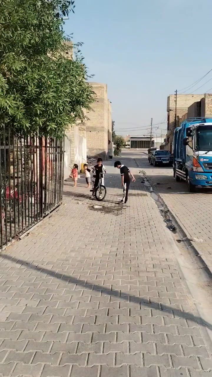 سلام عليكم
قطعة 50 متر بالدوام خلف السكة مقابل شارع محمد الصافي قريب على الخمسة كيلو الواجهة 5 النزال 10
للاستفسار الاتصال على الرقم
***********
