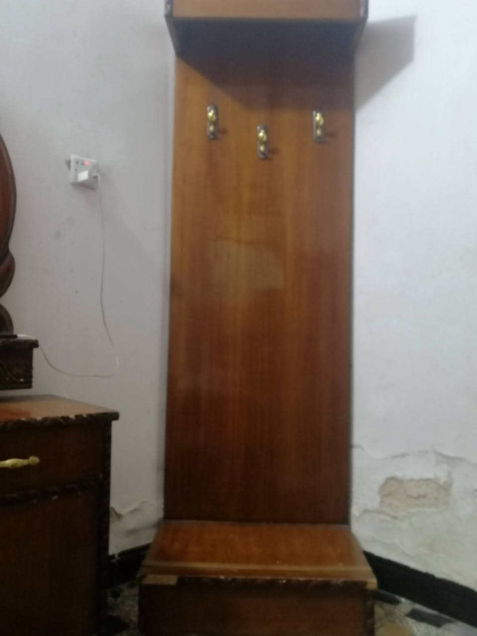 السلام عليكم عندي غرفه للبيع نضافه شوفته عينك مكاني بغداد رقم *********** سعر ٢٥٠ وبيه مجال
