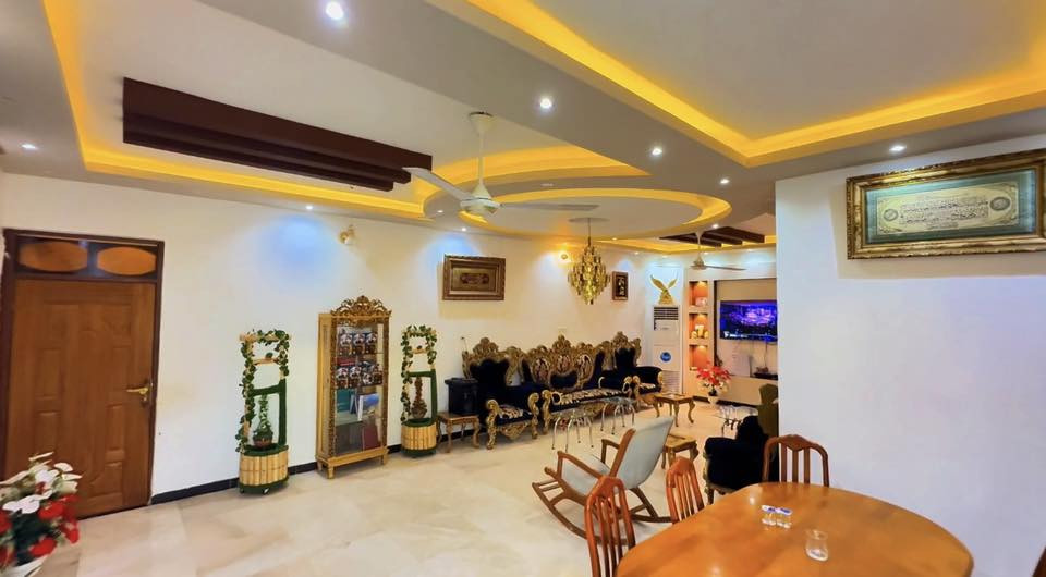 🔴سعر100 الشفت  عرض فتره محدوده 
مزارع اليمامة البيضاء 
اسعار مناسبه 
تبعد عن المنصور 15 دقيقه 
للإيجار اليومي 
تحتوي المزرعة على:
• مسبح
• گراج كبير 
•العاب اطفال 
•4 غرف نوم متكاملة
•مولدة خاصة للمزرعة
•بلي ستيشن 5
•نراگيل
•سبالت 
يتوفر 4 مزارع 
للاستفسار 
***********
