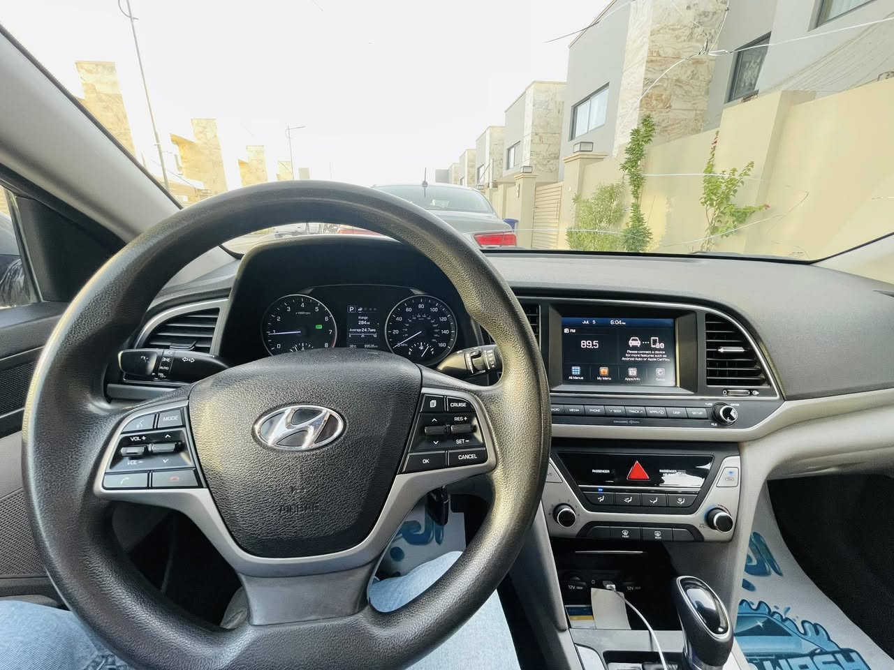 النترا 2018 ماشيه110ml حادث امريكا چاملغ خلفي ايمن وشويه من الباب تصليح حار وحادث داخل العراق جاملغ وشويه من باب  السائق بيها تعديلات بسيطه علبارد سياره نضيفه محرك 2000 دوش السعر 125$ وبيها مجال 
للاستفسار الاتصال على الرقم ***********
