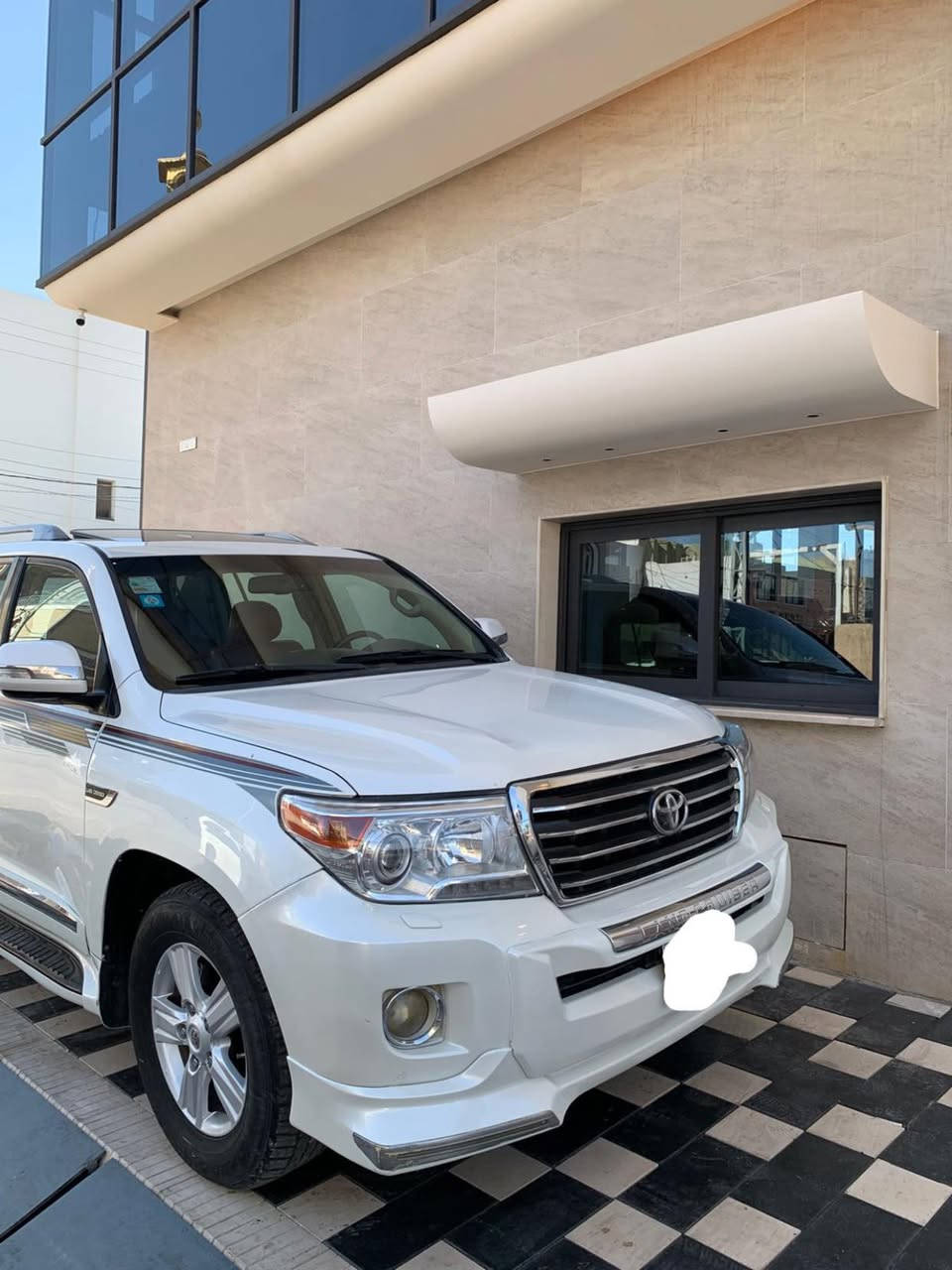 السلام عليكم للبيع او مراوس (لاندكروز رقم بغداد انكليزي بأسمي موديل ٢٠٠٩ محدثه ٢٠١٤ السياره مكفوله بدون صبغ مكفوله بيهه بارد مكانات زغار فقط السياره جاهزة مابيه كل نقص السعر ٢٩٠ مع المجال ترهم مراوس المكان النجف الاشرف ***********
