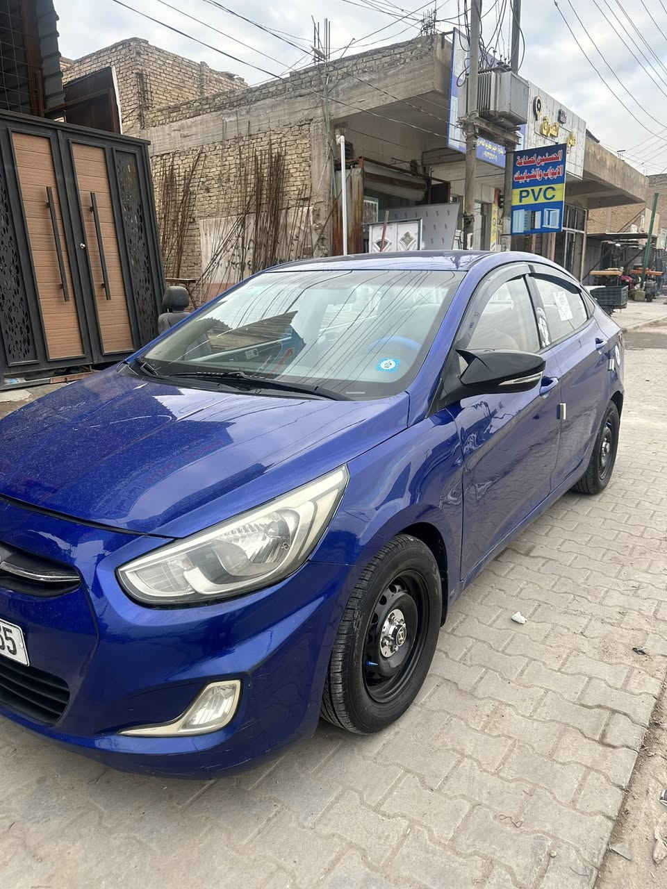 سلام عليكم اكسنت موديل 2015 خليجي 
محرك 1600 
رقم بغداد بـ اسمي 
السونار موضح بصوره
گير ومحرك كفاله 
كهربائيات كلها شغاله تبريد شغال 
حدادية توني مسويها كامله مكمله 
عليها سستم صوت كامل مع شاشه ودمام وسماعات 
السياره جاهزة على اخر حبايه 
السعر 78 وبيها مجال حك الجيه 
مكاني نجف 
***********
