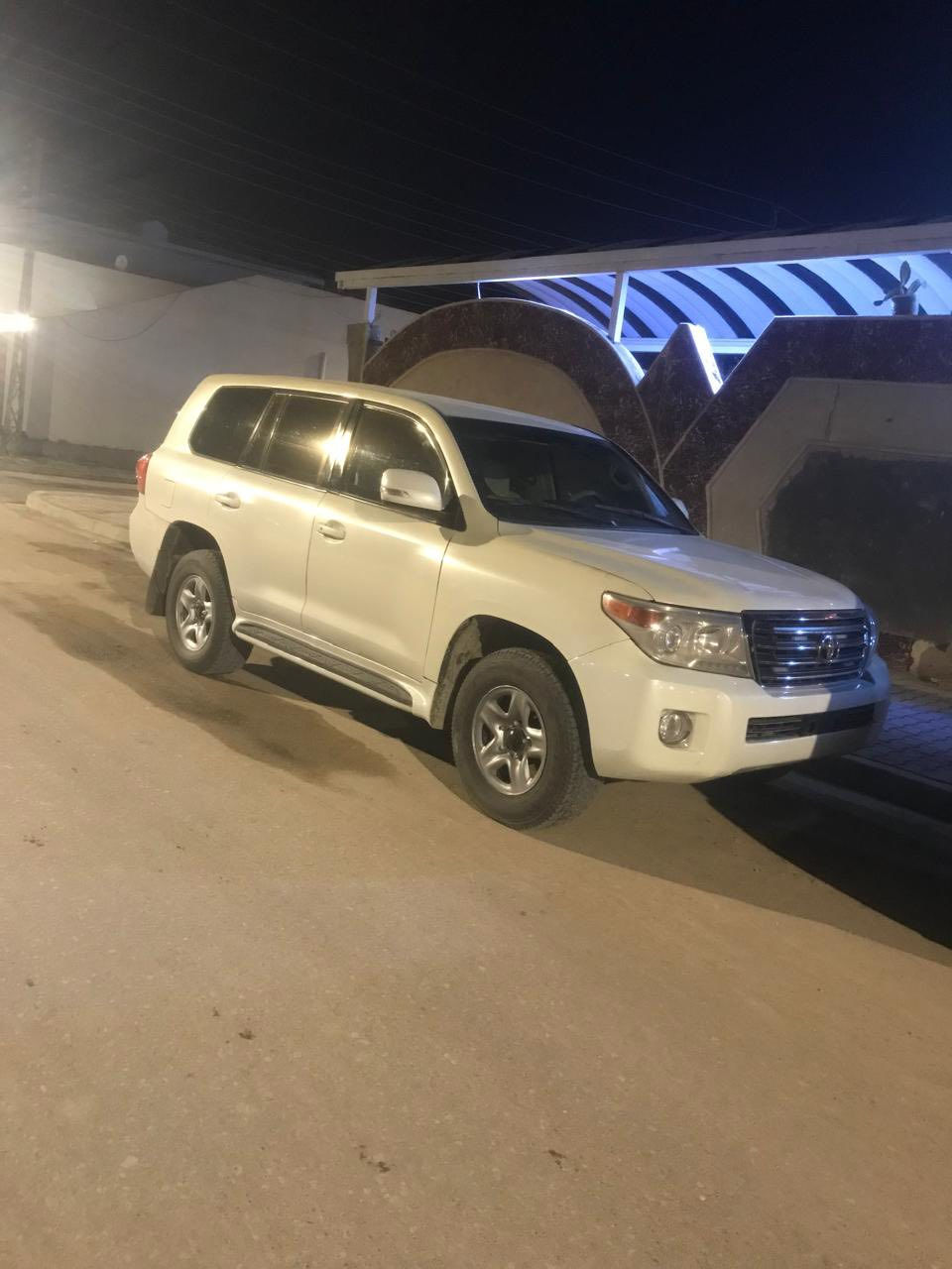 السلام وعليكم
ادوات ادوات ادوات 
للبيع لاندكروز جكسارة مصفح بلاد السيارة موديل ١٣ كير مكينة حدادة تبريد تايرات كلة جديد ومكفول السيارة حلوى وجاهزة مكفولة عشاير وسرقة المكان بصرة فقط بيع بدون مراوس ***********
