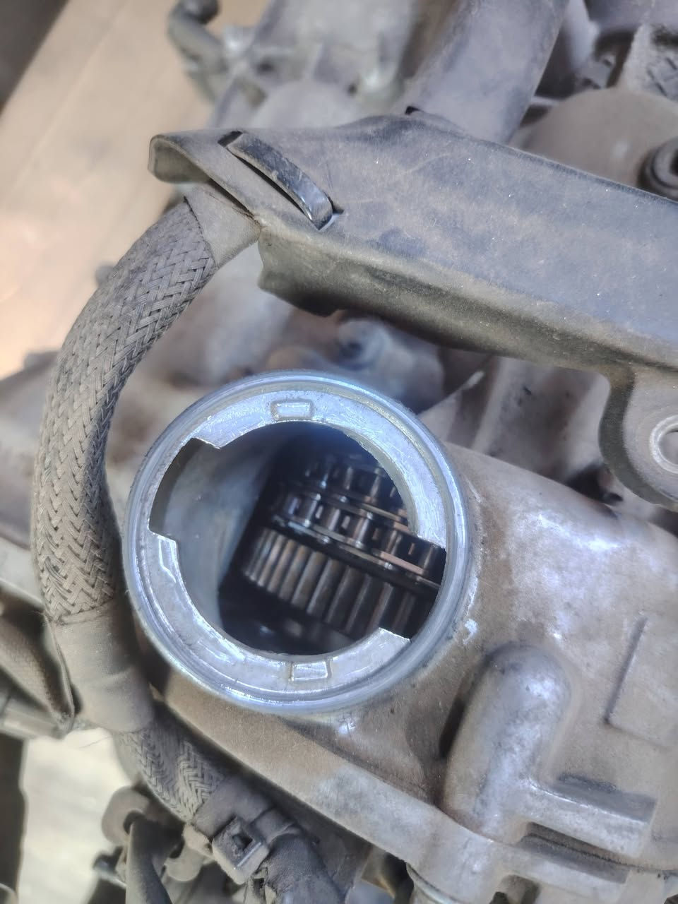 متوفر محرك  طابوكه S350 وارد يابان
بدون شد 11 ورقه 
مع الشد والدهن ب13 ورقه
ضمان 10 ايام
***********
