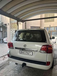 لاندكروز موديل 14كاز سوف سياره مصبوغه اثرخطه. جاهز رقم نكليزي لسعر 3شد...