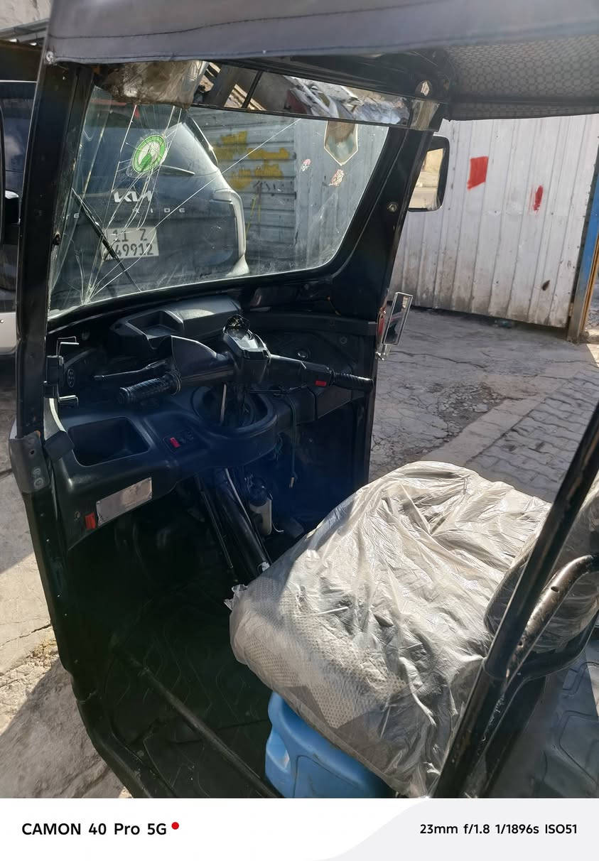 سلام عليكم تكتك تي في اس موديل 2018 شهر 9مرقمة وجاهزة  التكتك نضيفة محرك قبل 5 ايام شديتة جديد من الشركة محرك اصلي مو تجميع وتخم تاير جبلي تخم صلايب  تخم بوربرنات تخم بريك كامل تخم دبلات كلة اصلي من الشركة ومابيهة نقص برغي السعر 4 و200 وبيهة مجال مكان بغداد محمودية الستفسار ***********
