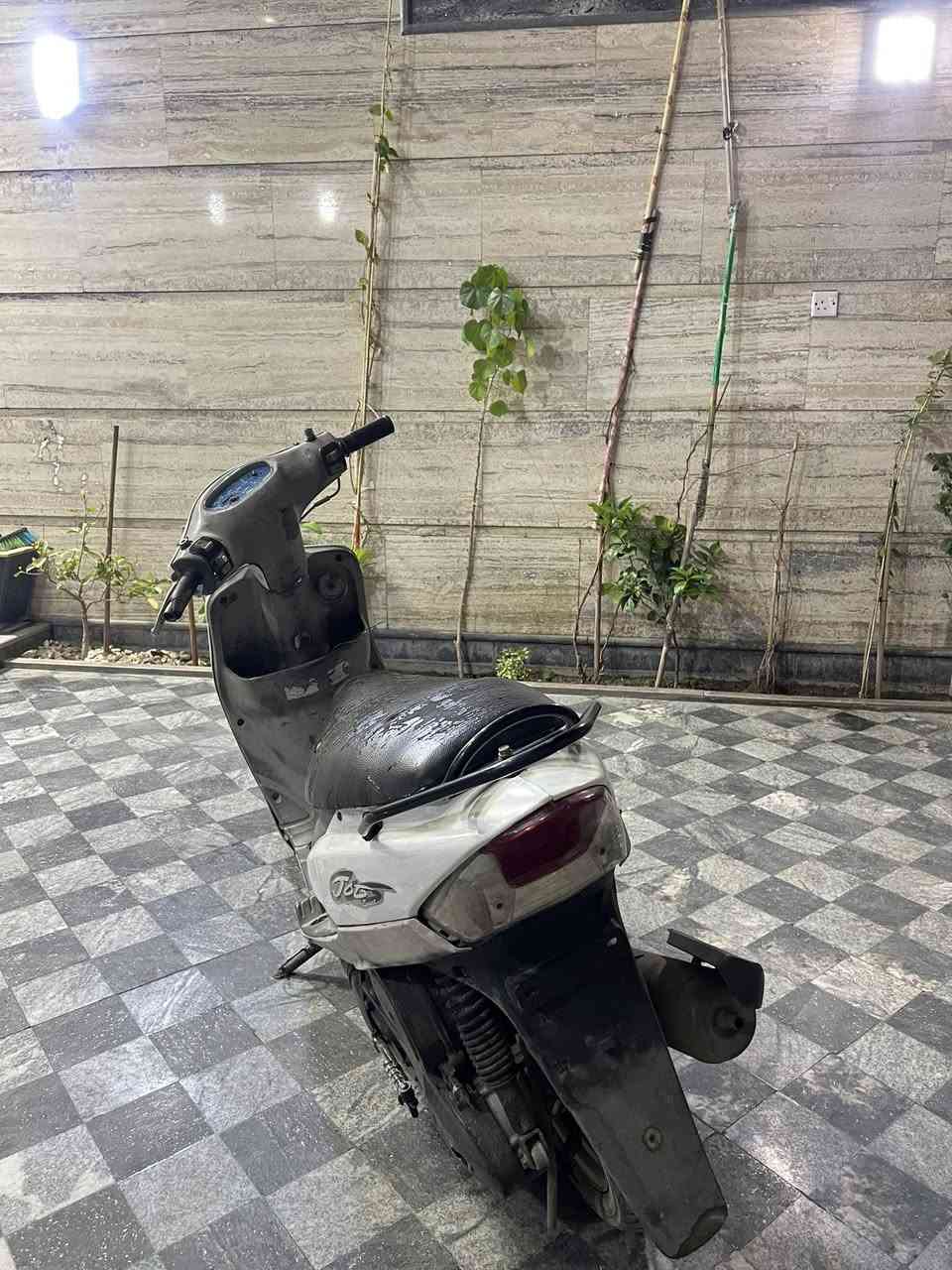 سلام عليكم شباب دراجة ماكس منغولي شباب دراجة تشغتل وتمشي بيهة فقط نواقص جانت متروكة وقبل فترة شغلتهة ابيعلك كوم حديد وكفلهة من السرقة سعر 275 لتواصل ‭
***********
