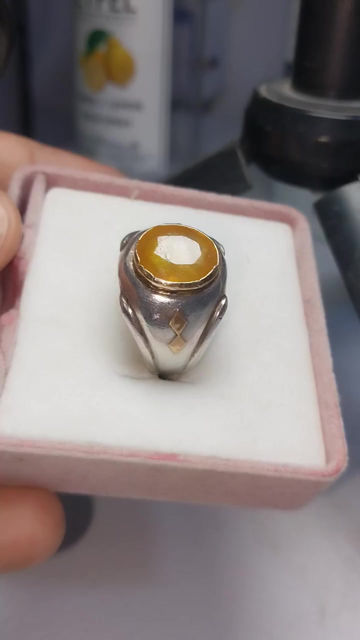 ياقوت افريقي أصفر 
صياغه يدويه داير وجوانب ذهب 

للبيع والسعر خاص احبتي


**إذا كنت صاحب هذا الإعلان وتريد حذفه لأي سبب، رجاءا أرسل رسالة إلى الدعم الفني**