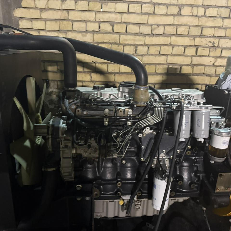 للبيع بيركنز 200 كيفي 
المجد الذهبي بدون كاتم 
لا صرف ولا تبخير مشتغله 6000 ساعه 
للاستفسار ***********
