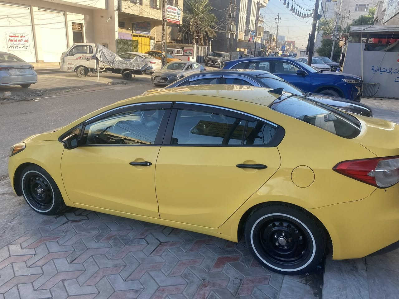 السلام عليكم فوتي مديل 16
محرك 1800دوش 

السيارة اي نقص مابيها كير محرك مكفولات تبريد شغال 

للاستفسار ***********

السعر 113
