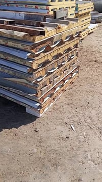 توفر سندويج بنل مستعمل نظيف جدا قياس 7متر عدد 12قطعة  للاتصال📞07773195...