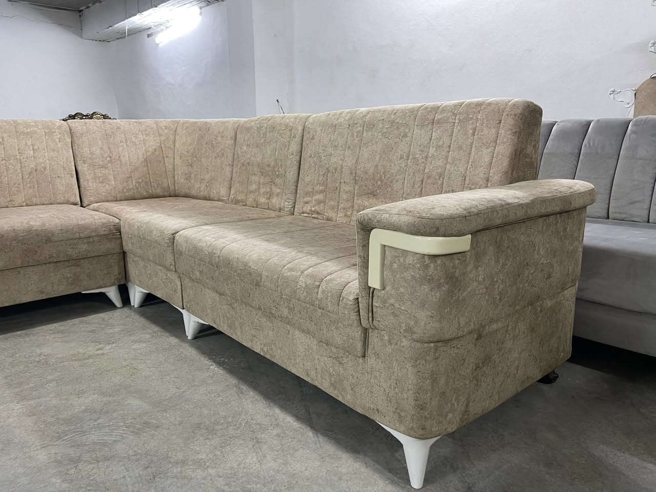 L
هاتینەوە بە ئێلێکی تایبەت 7نەفەری
دەست کردە زۆر پاک و خاوێنە 
ژم***********
