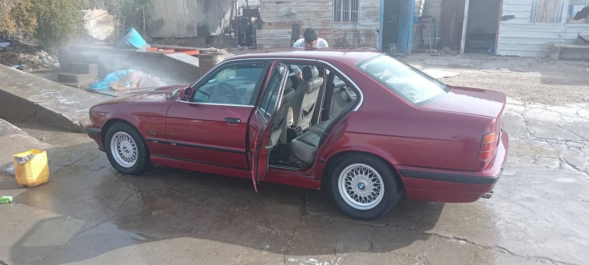 السلام عليكم ورحمة الله وبركاته
BMW525موديل1990محرك مسكر تبريد نقصدغاز فقط تخم تاير كيراوتوكشنات جلد فحتحة سقف سنترلوك جاهزه من كلشي السعر 70$وبيه مجال للطيبين


**إذا كنت صاحب هذا الإعلان وتريد حذفه لأي سبب، رجاءا أرسل رسالة إلى الدعم الفني**