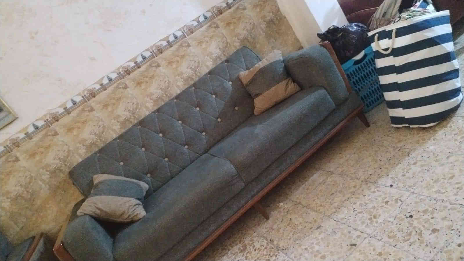 السلام عليكم تخم كامل 10 مقاعد نضيف كلش سعره 700 وبي مجال قليل مكاني بغداد الحسينيه ***********
