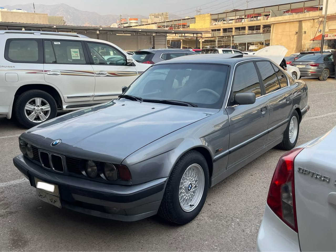 سياره BMW 
موديل 1991
حجم محرك 525 بيلادي
 سيارة فول فول مواصفات ☑️
سيارة عام بخ جمالية 
هيكل سيارة حيل حيل نضيف 
كير و محرك شرط 100%100
تبريد ثلج ❄️
سعر سيارة 64$ ورقة مجال
غرامة عليها 11$ ورقة انزل من سعر سيارة 
مكان سيارة عقرة 
رقم تلفون واتساب فايبر 
رقم تلفون 
كورك ***********
زين *********** اكر, نينوى

