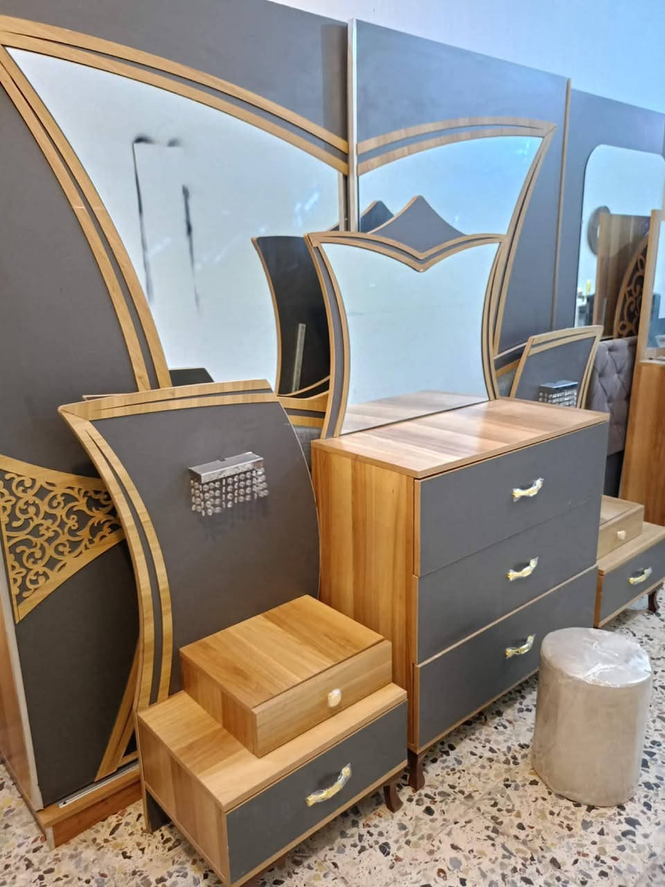 غرفة تركي 🇹🇷 مستخدام 5 قطع  ✨✨
نضافه 90 💯
سلايت  💖
السعر 400💖💸
مع شد🪛 ونقل 🚚  مجاني  داخل بغداد  محافظات بكروه


**إذا كنت صاحب هذا الإعلان وتريد حذفه لأي سبب، رجاءا أرسل رسالة إلى الدعم الفني**