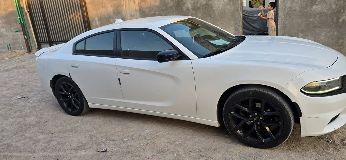 دوج جارجر 2018 السياره نضيفه كير محرك كفاله حداديه تخم تاير استخدام شخصي وارد كندي بيه كلير بلمدكر الوره مال السايق وبيه طخه بلباب مال سليق موضحه بلصور الباقي كفاله تحويل فقط راعيه بلبصره  السعر 215 رقم *********** وتساب +اتصال البصرة, العراق
